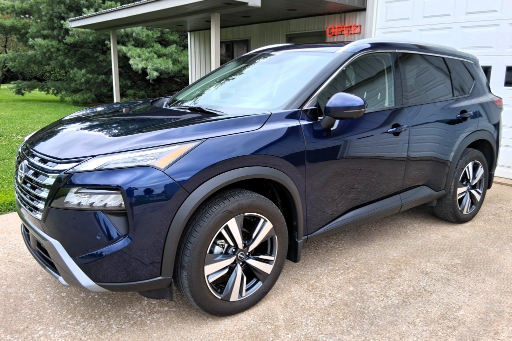 2024 Nissan Rogue SL AWD's photo